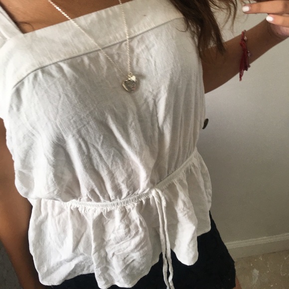 White blouse - Picture 1 of 2